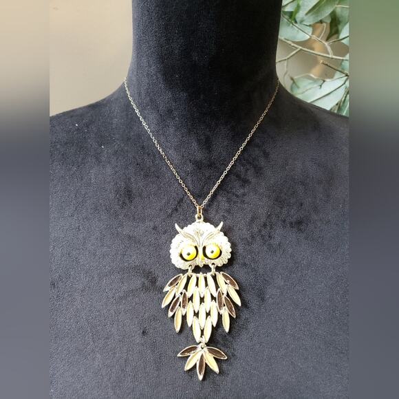 Womens Gold Tone Metal Enamel White Washed Owl Pendant Necklace w/ Lobster Clasp - Picture 1 of 7